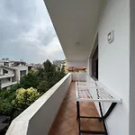 Sokoli, Enjoy Sunset At This Spacious Apartment