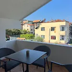 Apartment Sokoli, Enjoy Sunset At This Spacious Tirana