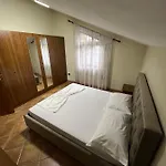 Sokoli, Enjoy Sunset At This Spacious Apartment *