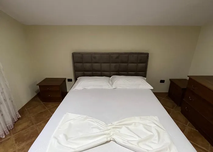 Sokoli, Enjoy Sunset At This Spacious Apartment