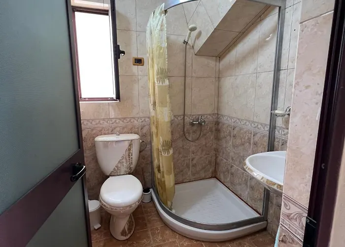 Sokoli, Enjoy Sunset At This Spacious Apartment Tirana