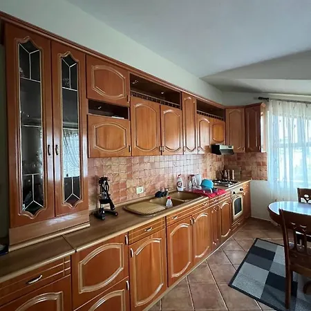 Sokoli, Enjoy Sunset At This Spacious Apartment