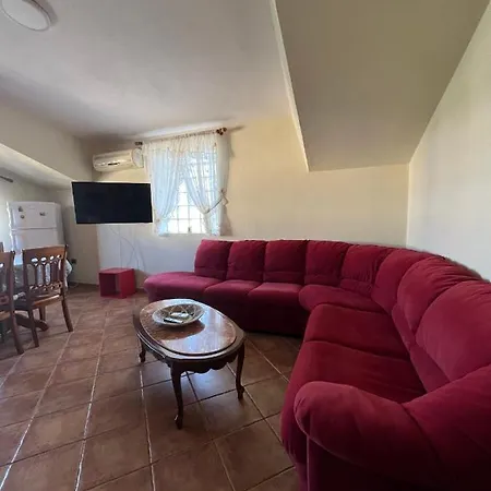 Sokoli, Enjoy Sunset At This Spacious דירה טיראנה