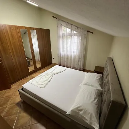 Sokoli, Enjoy Sunset At This Spacious Apartment *