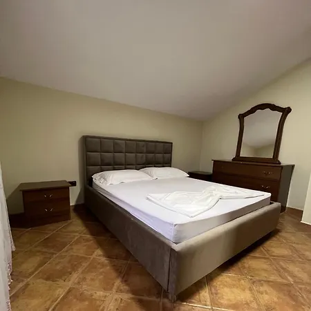 Sokoli, Enjoy Sunset At This Spacious * Tirana